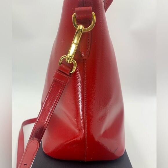 Prada Saffiano Vernice Rosso Red Leather Tote Bag Auth Preloved Patent Purse - Picture 4 of 15